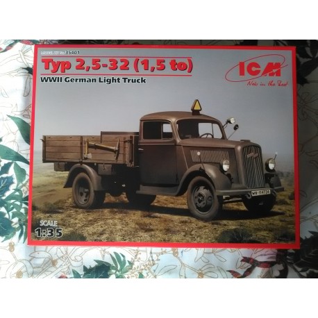 MAQUETTE BLITZ ICM 35401 TYP 2,5-32 (1,5 TO), WWII GERMAN LIGHT TRUCK 1:35